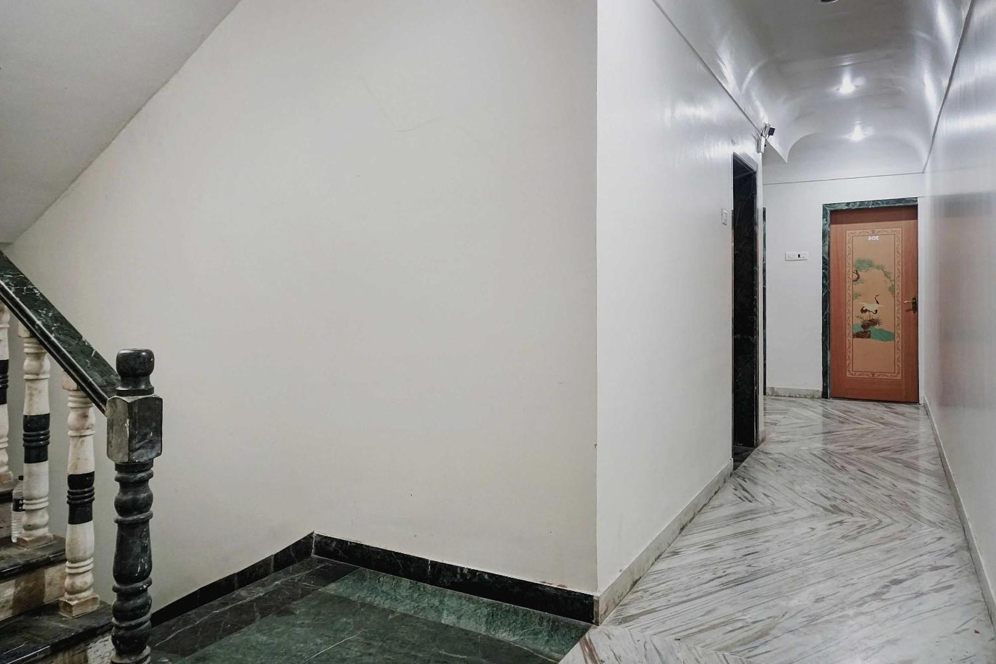 Hotel Collection O Shreya Talegaon Dabhade Exterior foto