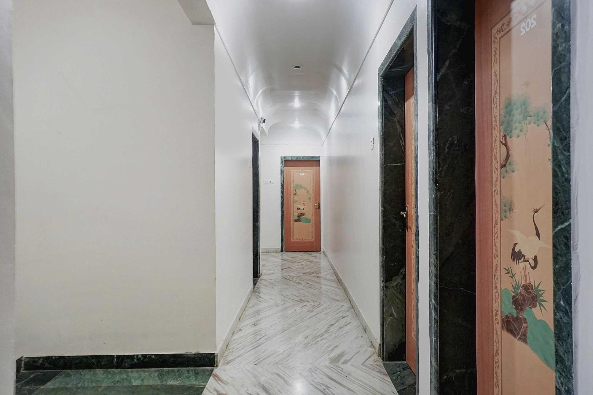 Hotel Collection O Shreya Talegaon Dabhade Exterior foto