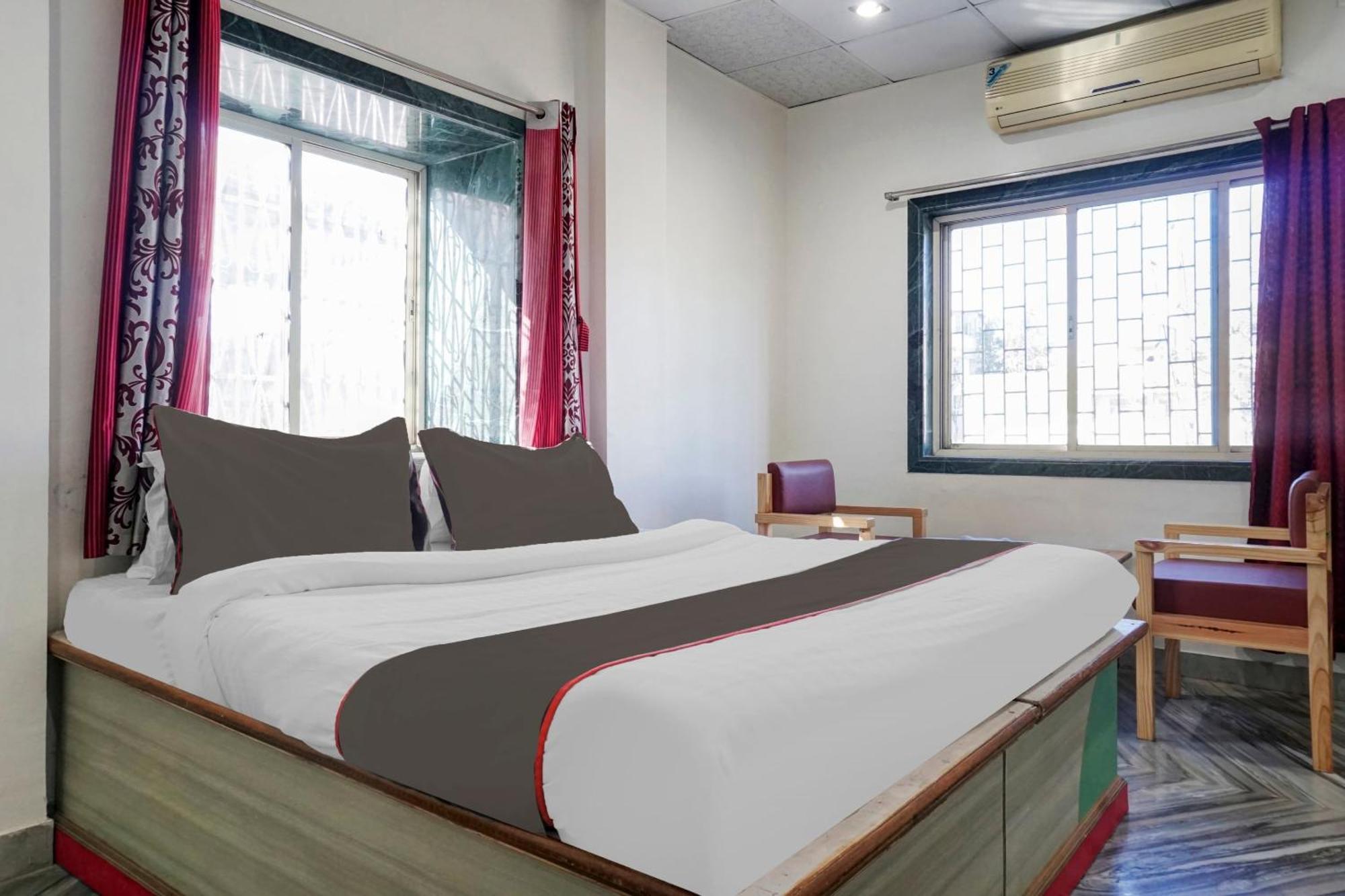 Hotel Collection O Shreya Talegaon Dabhade Exterior foto